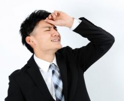 失敗して恥ずかしい男性